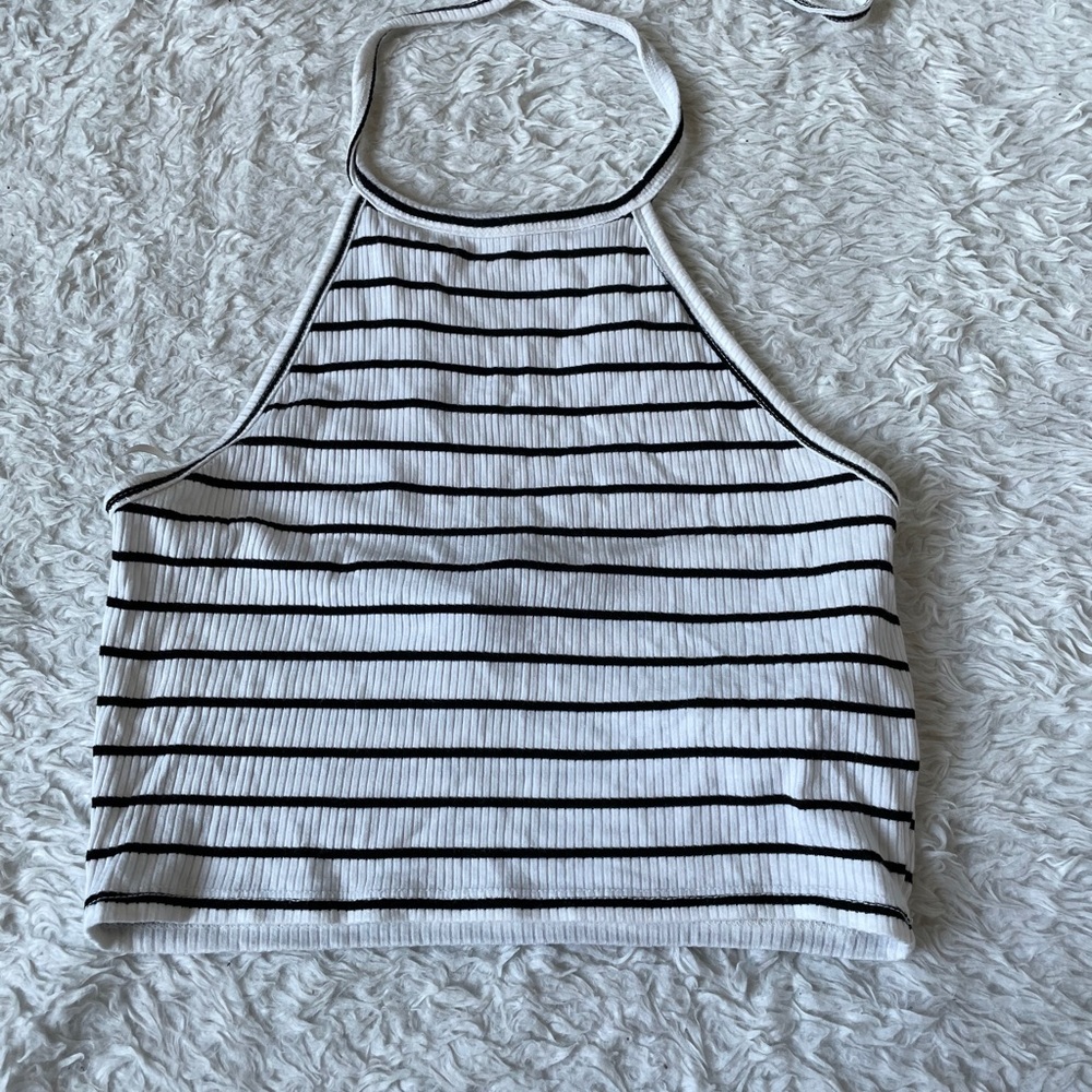 🐳[3/$15]🐳 
👗Forever21 ribbed black and white striped halter